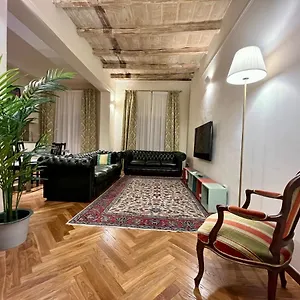 https://lovely-1-bedroom-apartment-nearby-piazza-maggiore.emilia-romagnahotels.net